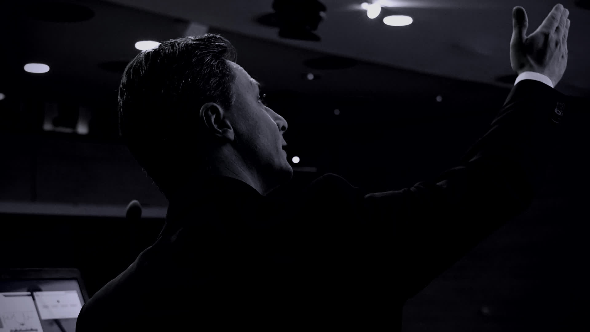 Nathan De Valck speaking at SCIS 2019 · CEO, Antwerp Airport and Ostend-Bruges Airport